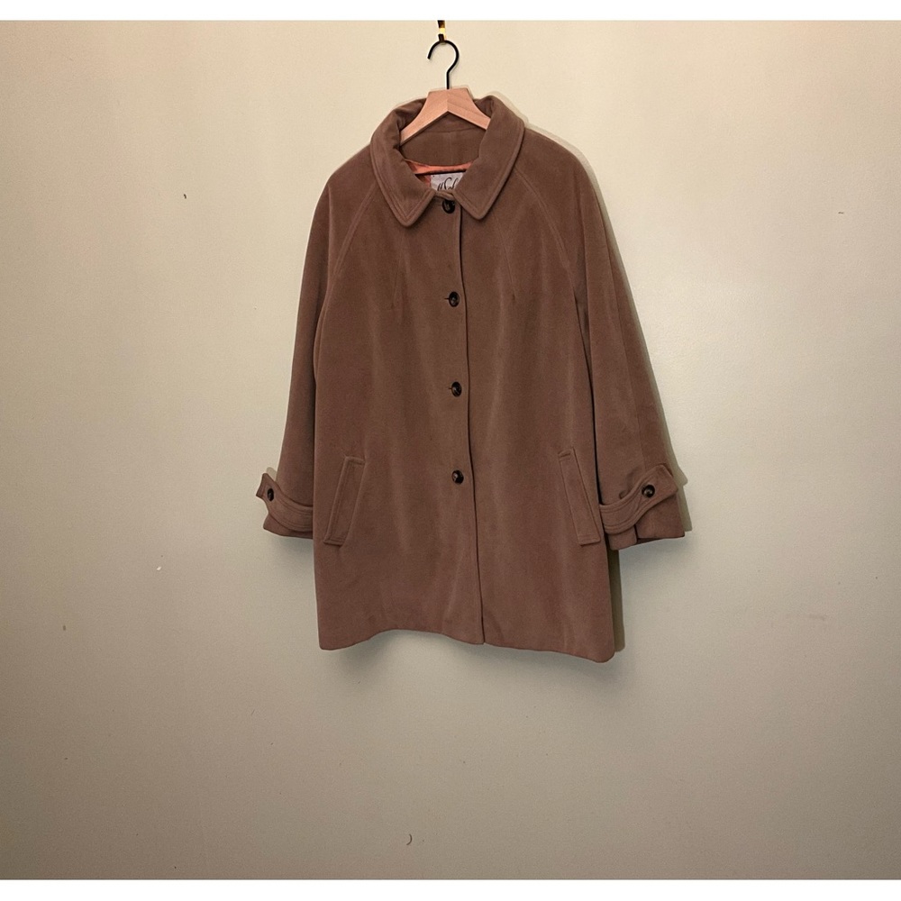 M Solomon women beige coat size 24 1/2 length 33 1/2 inches, dolman sleeves.